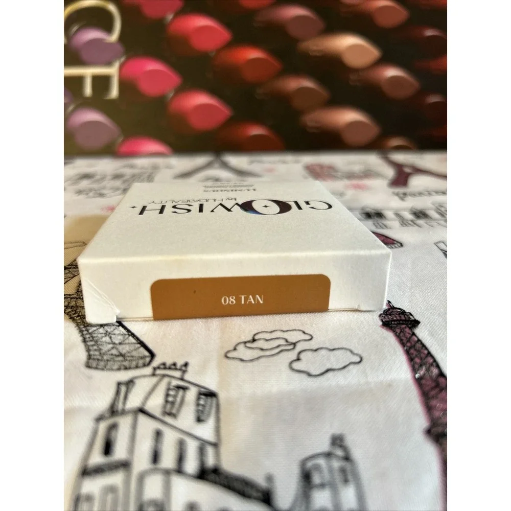 GloWish by Huda Beauty Lightweight Blurring Pressed Powder 08 Tan